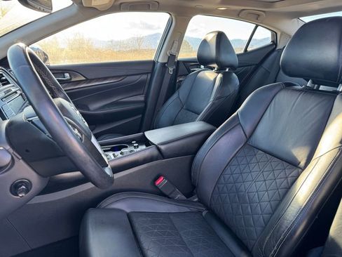 Used 2017 Nissan Maxima Platinum w/ Interior Lighting Package image 7