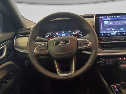 Used 2025 Jeep Compass Limited AWD/4WD image 14