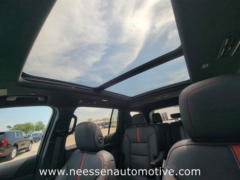 Used 2024 Chevrolet Traverse RS w/ LPO, Floor Liner Package FWD image 30