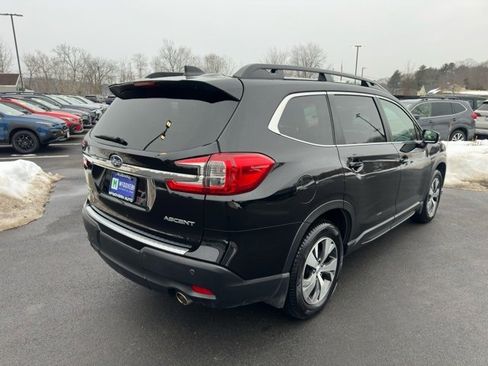 Used 2023 Subaru Ascent Premium w/ Convenience Package image 6