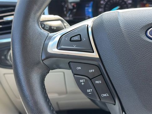 Used 2020 Ford Edge Titanium image 27