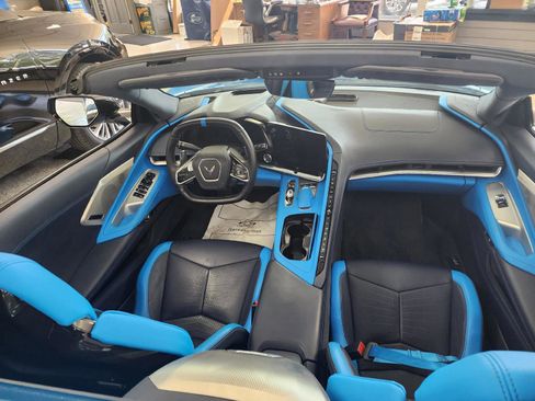 Used 2021 Chevrolet Corvette Stingray Premium Conv w/ Z51 Performance Package image 6