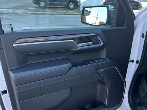 Certified 2025 Chevrolet Silverado 1500 LT image 4