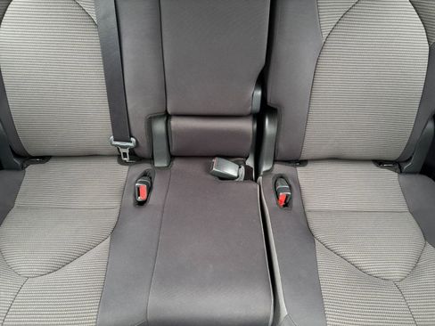 Used 2025 Toyota Highlander LE FWD image 40