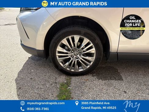 Used 2021 Toyota Venza Limited w/ Advanced Technology Package AWD/4WD image 30