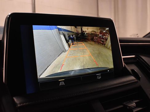Used 2023 Chevrolet Suburban Premier AWD/4WD image 17