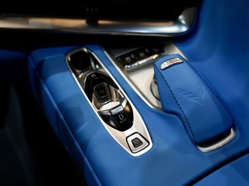 Used 2021 Chevrolet Corvette Stingray Premium Cpe w/ Z51 Performance Package RWD image 5