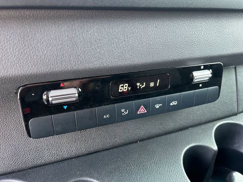 Used 2025 Mercedes-Benz Sprinter 2500 image 16