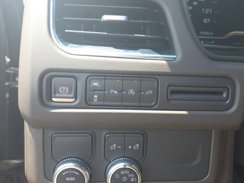 Used 2022 GMC Yukon SLE RWD image 13