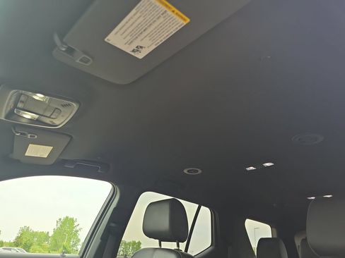 Used 2023 Chevrolet Traverse RS AWD/4WD image 34