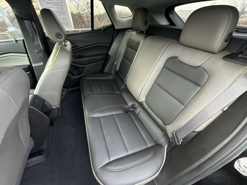 Used 2025 Chevrolet Trax ACTIV w/ Sunroof Package image 22