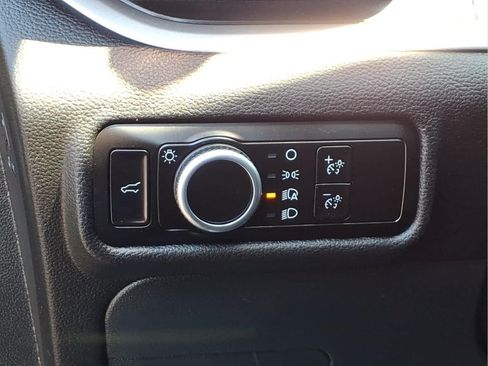 Used 2023 Ford Explorer XLT AWD/4WD image 14
