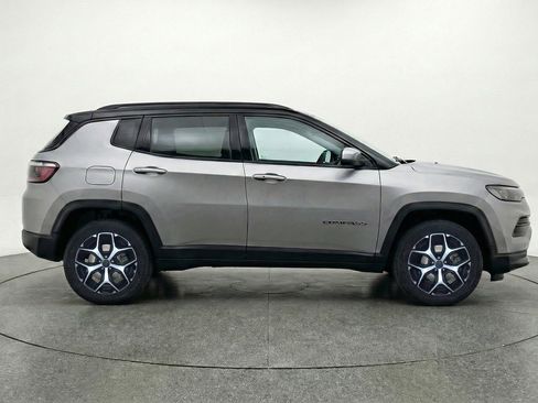 Used 2025 Jeep Compass Limited AWD/4WD image 11