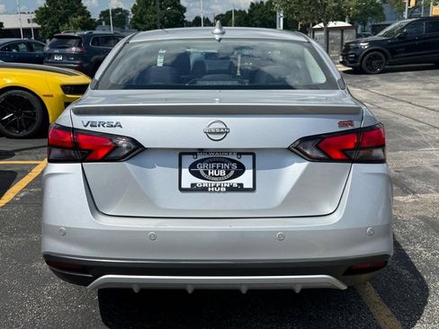Used 2024 Nissan Versa SR FWD image 4