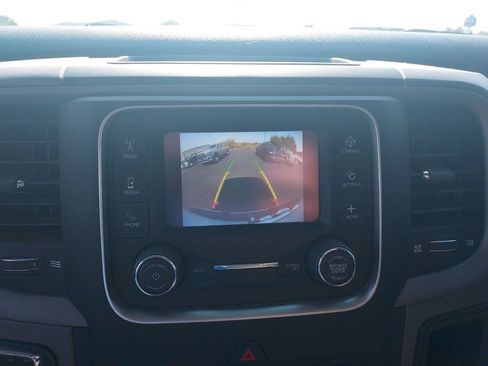 Used 2022 RAM 1500 4x4 Crew Cab Classic w/ Chrome Appearance Group image 22