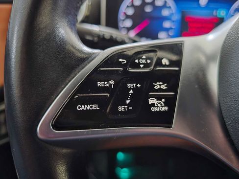 Used 2024 Mercedes-Benz GLC 300 4MATIC image 33