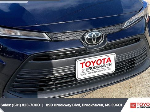 Used 2023 Toyota Corolla LE image 21