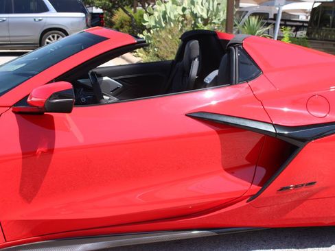 Used 2024 Chevrolet Corvette Z06 RWD image 30