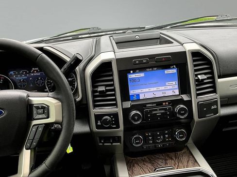 Certified 2019 Ford F250 Lariat w/ Lariat Value Package AWD/4WD image 13