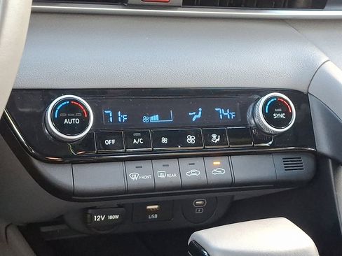 Certified 2025 Hyundai Elantra Sport image 15