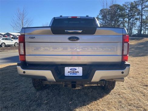 Used 2022 Ford F250 Lariat w/ Black Appearance Package image 4