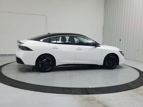 New 2026 Nissan Sentra SR w/ Floor Mat Package image 7