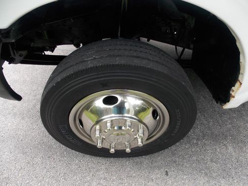 Used 2000 Ford F450 2WD Regular Cab Super Duty image 19