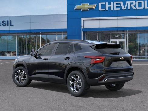 New 2026 Chevrolet Trax LT w/ LT Convenience Package FWD image 3