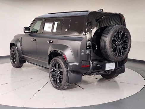 New 2026 Land Rover Defender 110 OCTA AWD/4WD image 12