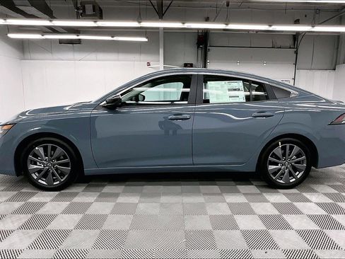 New 2026 Nissan Sentra SL FWD image 18
