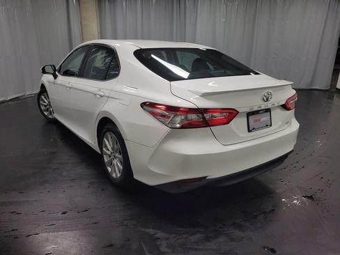 Used 2018 Toyota Camry LE FWD image 6