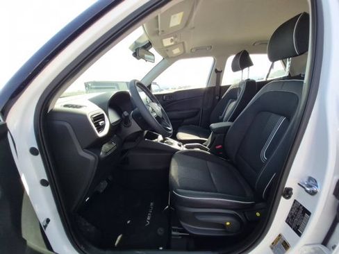 New 2026 Hyundai Venue SEL FWD image 9