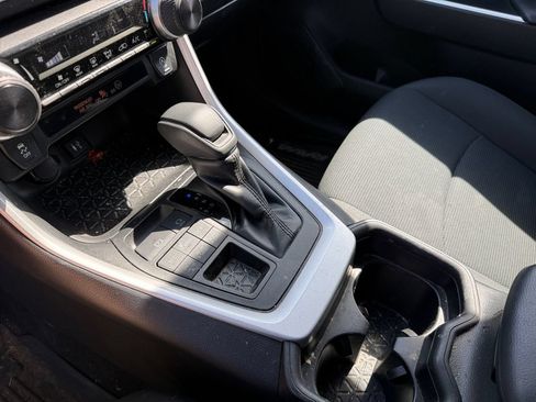 Used 2019 Toyota RAV4 LE w/ All Weather Liner Package AWD/4WD image 32