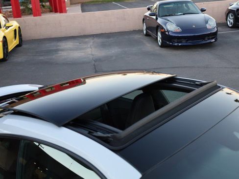 Used 2025 Porsche 911 Carrera image 48