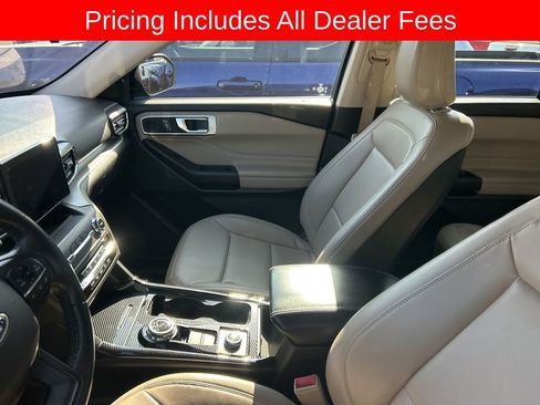 Used 2020 Ford Explorer XLT w/ Equipment Group 202A AWD/4WD image 10