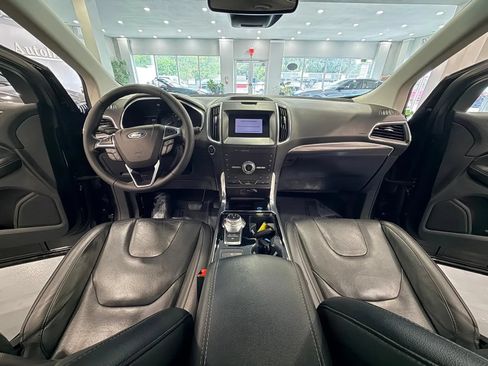 Used 2020 Ford Edge Titanium w/ Equipment Group 301A AWD/4WD image 23
