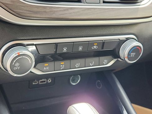 Used 2023 Nissan Altima 2.5 SV FWD image 15