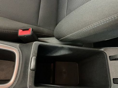 Used 2018 Chevrolet Cruze LT FWD image 17