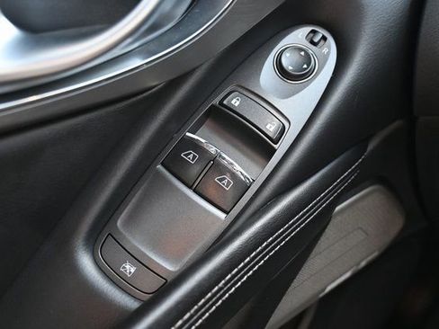 Used 2018 INFINITI Q60 3.0t Luxe image 39