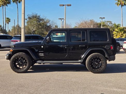 Used 2019 Jeep Wrangler Unlimited Sahara image 8