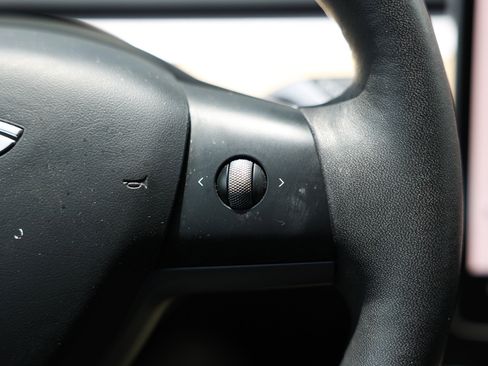 Used 2023 Tesla Model 3 Standard Range RWD image 33