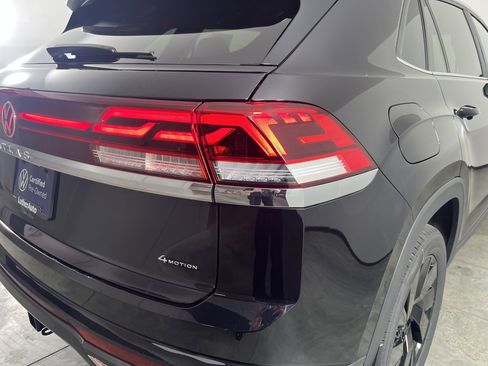 Certified 2025 Volkswagen Atlas Cross Sport SE image 26