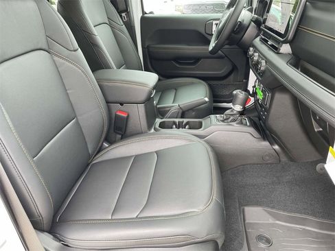 New 2025 Jeep Gladiator Sport w/ Premium Package image 32