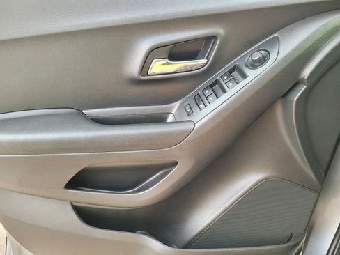 Used 2020 Chevrolet Trax LS w/ Tint and Cruise Package image 22