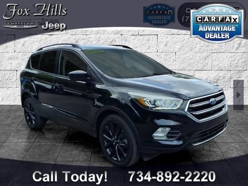 Used 2017 Ford Escape SE w/ SE Sport Appearance Package AWD/4WD image 1