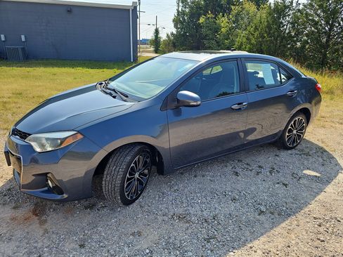 Used 2015 Toyota Corolla S Premium FWD image 8