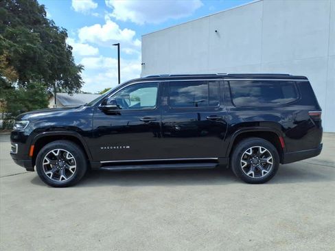 Used 2024 Jeep Wagoneer L Series III w/ Flexible Seating Group image 29