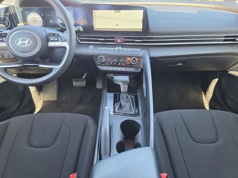 Used 2024 Hyundai Elantra SEL FWD image 17