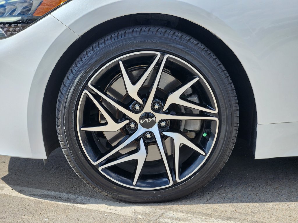 Used 2022 Kia Stinger GT-Line w/ Sun & Sound Package AWD/4WD image 16