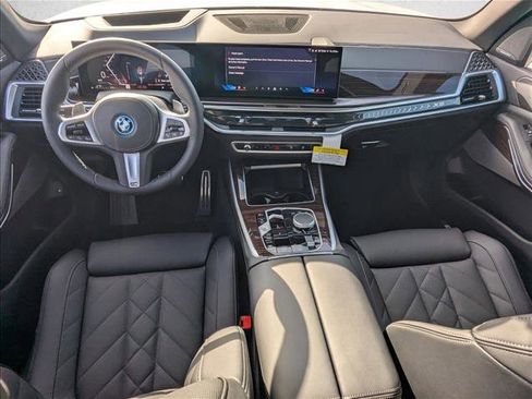 New 2026 BMW X5 xDrive50e image 14